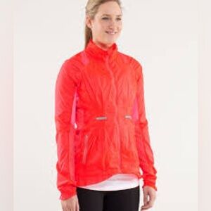 Lululemon Run Wild Jacket flash pink Women running neon lightweight SZ 6 NWOT